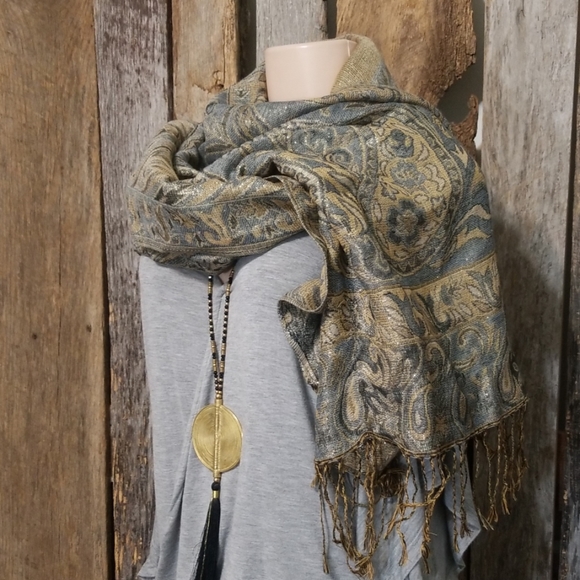 NEW! 2 PC BUNDLE! SHE&SKY TOP & PASHMINA SCARF! - Picture 2 of 8
